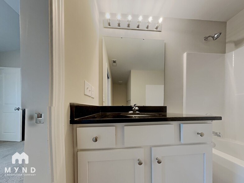 Building Photo - 153 McKinnon Ave NE