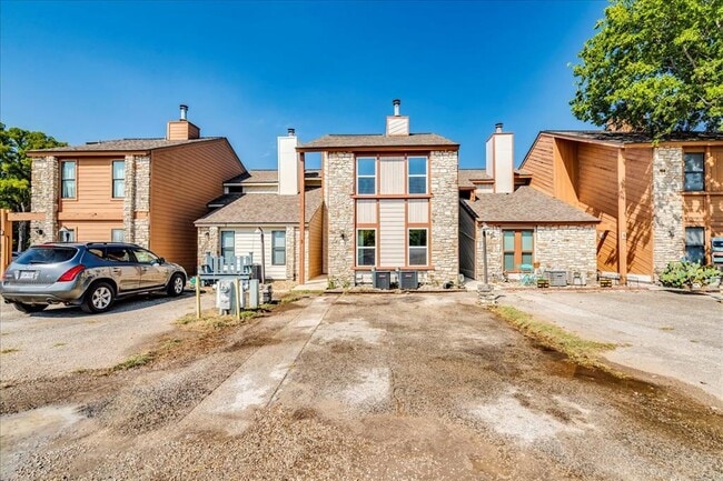 Building Photo - 3 Cypress Fairway Village