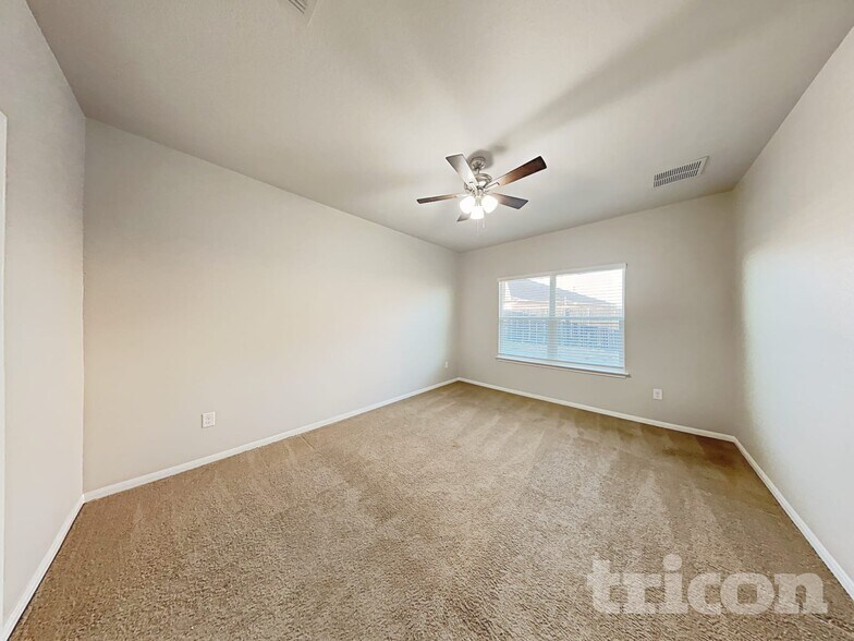 Building Photo - 15012 Custis Ln