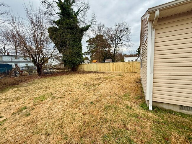 Building Photo - **4bed near MIL base- GRANITE/STAINLESS STEEL Appliances~ Roomates welcome!