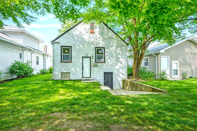 Building Photo - 2025 Mansfield St