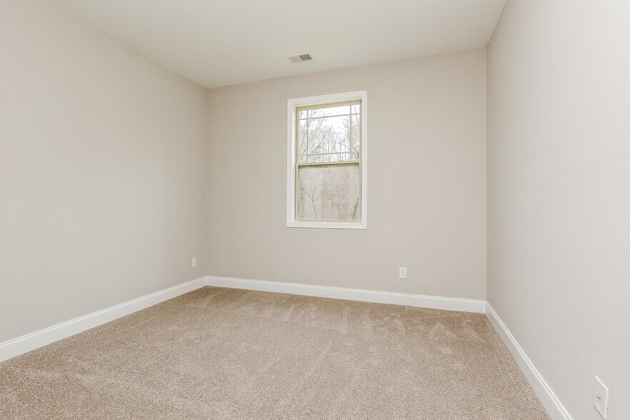 Building Photo - 1204 Black Oak Cir