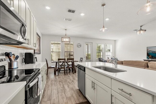 Building Photo - 2710 Bolzano Dr
