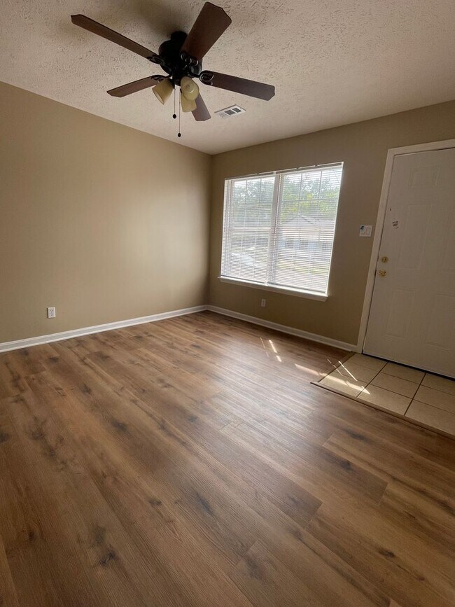 Building Photo - Brick Ranch