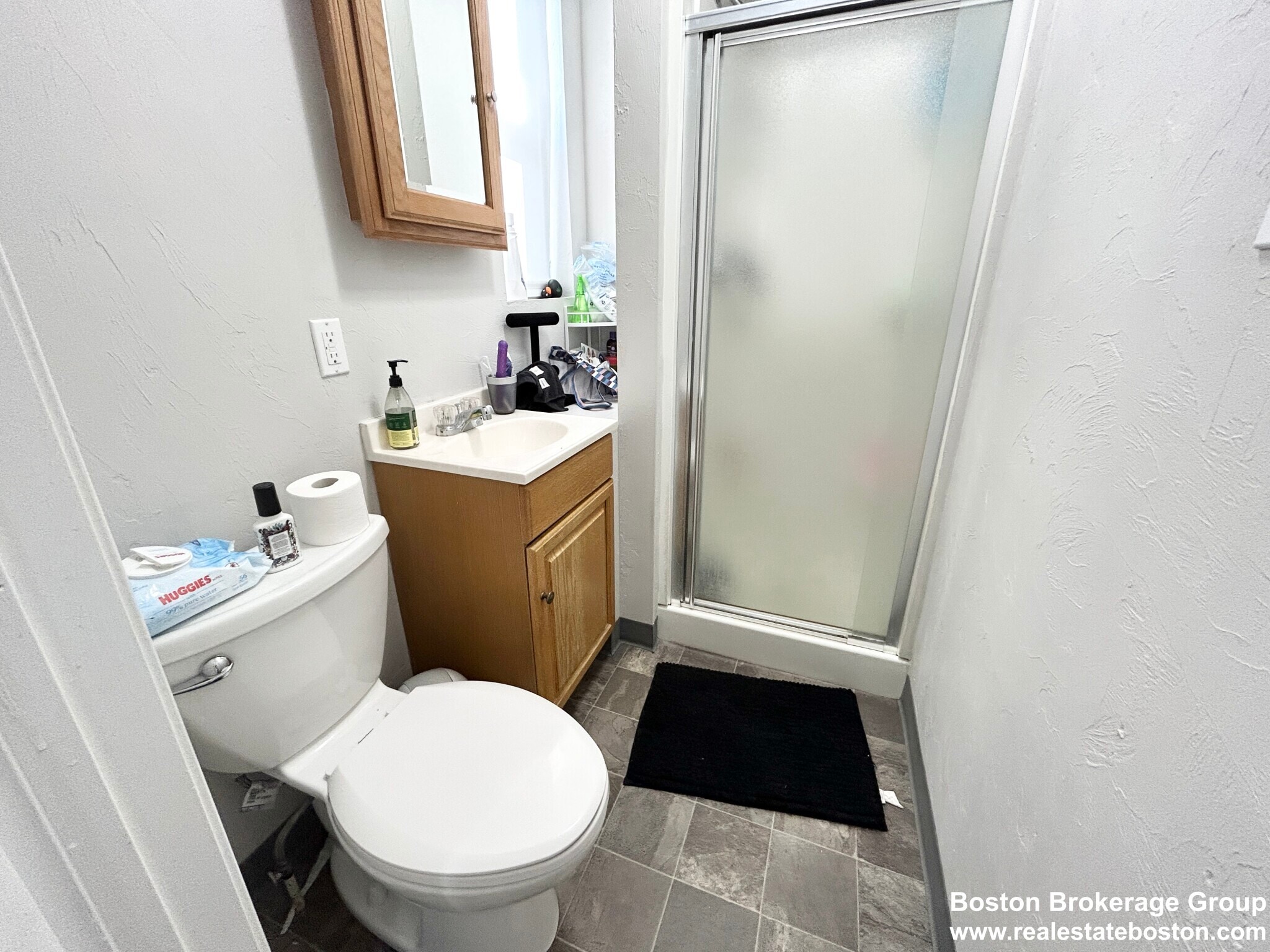 Building Photo - 153 E Cottage St