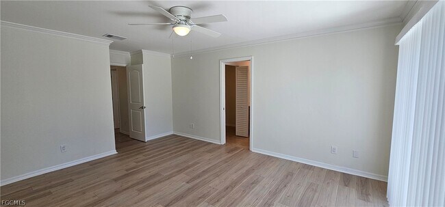 Building Photo - 420 SE 15th Terrace