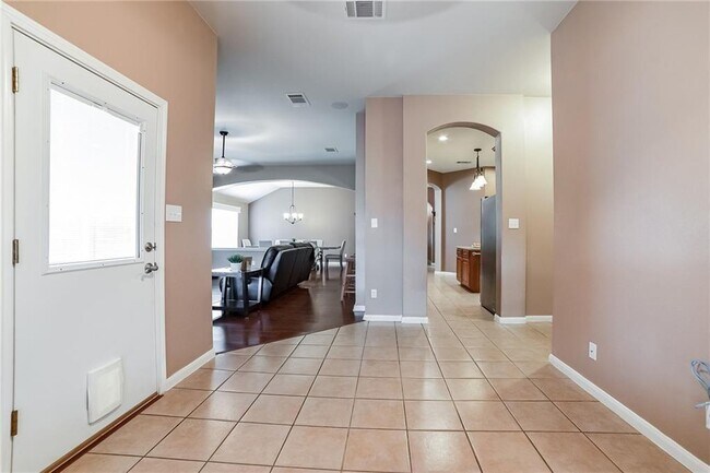 Building Photo - 1203 Calistoga Dr