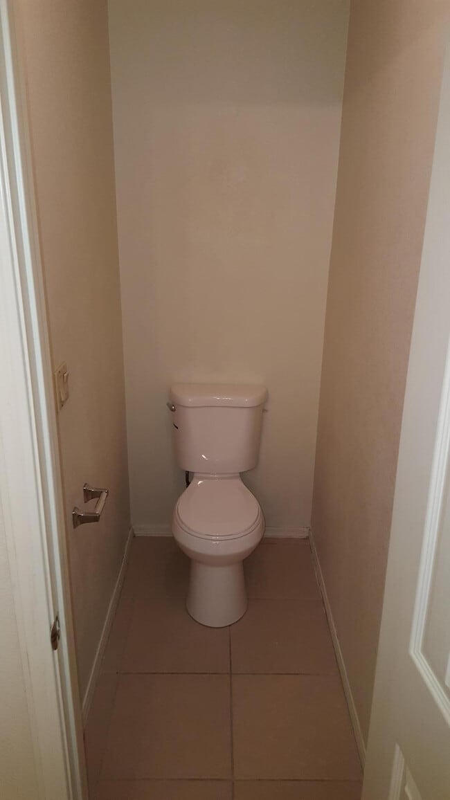 Building Photo - 16610 S 32nd Pl