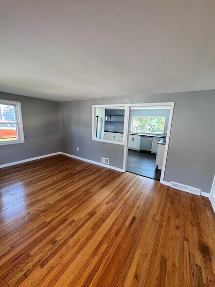 Building Photo - 20 York St