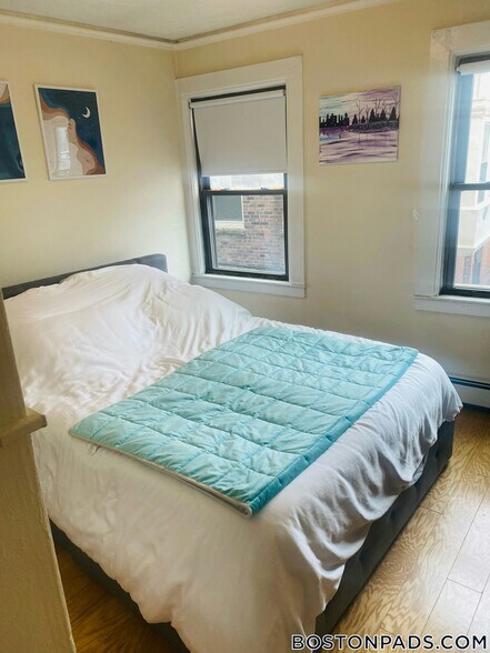 Building Photo - 94 W Cedar St