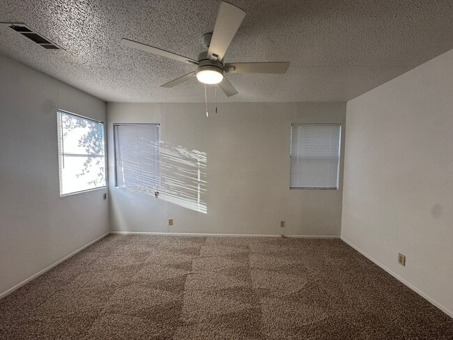 Building Photo - 9019 Sawtooth Ln