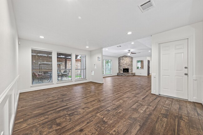 Building Photo - 14222 Stokesmount Dr