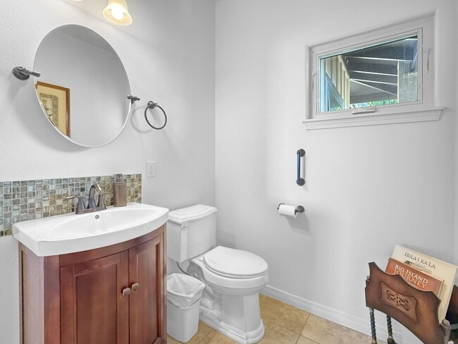 Building Photo - Kona Vistas 3 bedroom 2.5 bath fully furnished home with a pool & office