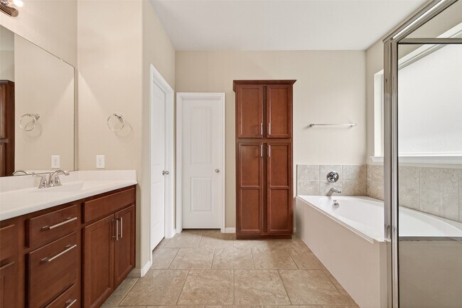 Building Photo - 111 Pheasant Run Dr
