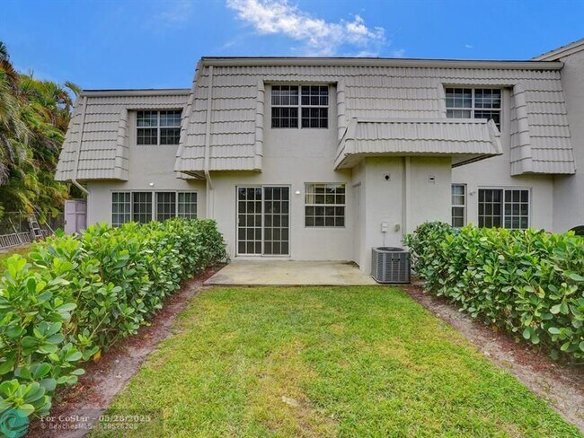 Building Photo - 8503 NW 35th Ct