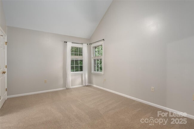 Building Photo - 10024 Avon Farm Ln