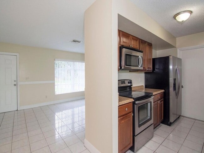 Building Photo - 650 SE Evergreen Terrace