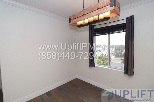 Building Photo - $1000 off 1st months rent  3-Bed Apartment