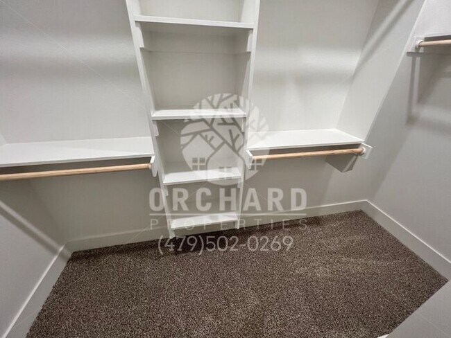 Building Photo - Siloam Springs- Single-Family Home- Stunning Cherrywood Plan