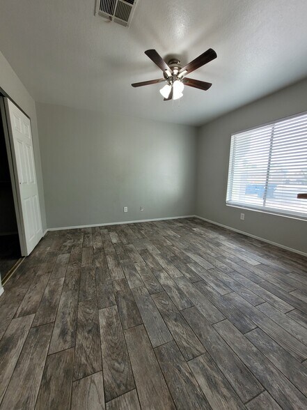 Building Photo - 5104 Crystal Breeze Ln