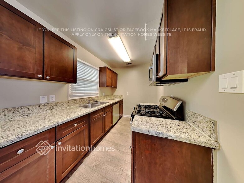 Building Photo - 17957 Orange Way