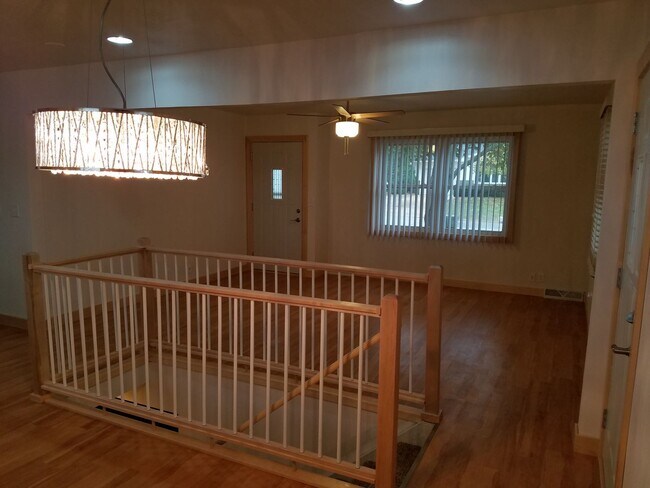 Building Photo - 4 Bedroom house in great CF Location