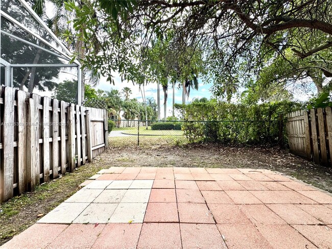 Building Photo - 14333 SW 125th Ct