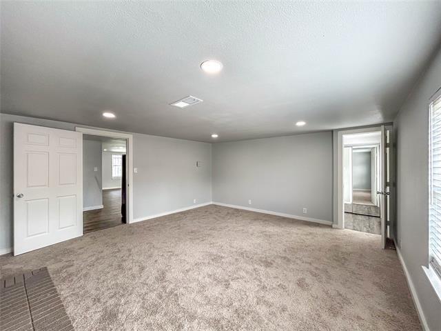 Building Photo - 300 Sanders Rd