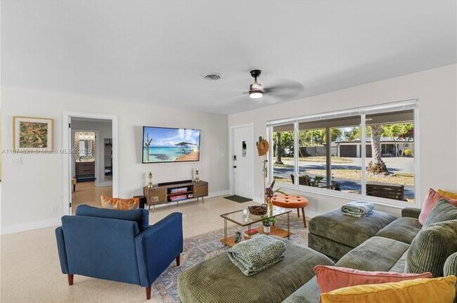 Building Photo - 1116 SE 13th Ct