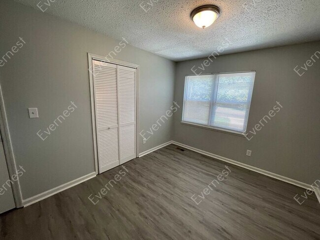 Building Photo - 5201 Mike Dr