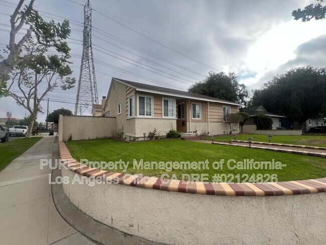 Building Photo - 5325 Arvada St