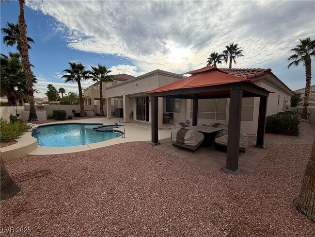 Building Photo - 96 Rancho Maria St