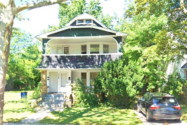 Building Photo - 3584 E 151st St
