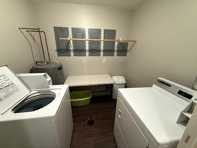 Building Photo - 310 N 9th Ave