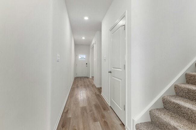 Building Photo - 10310 Morse Pl