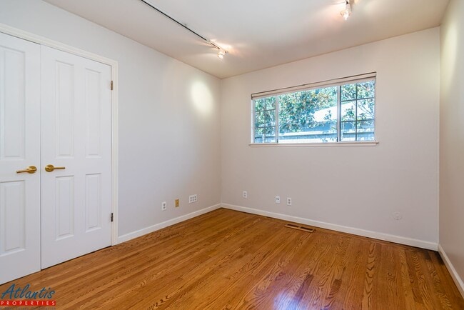 Building Photo - Charming Atherton Home | Desirable Locatio...