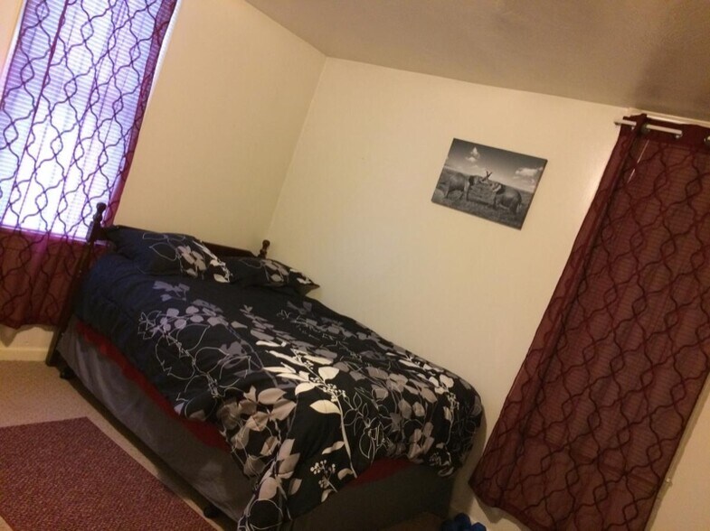 Building Photo - 154 Pearl St