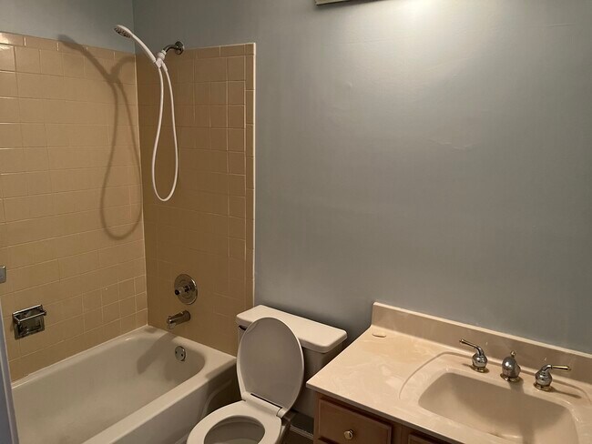 Building Photo - 1272 Ranchview Ct