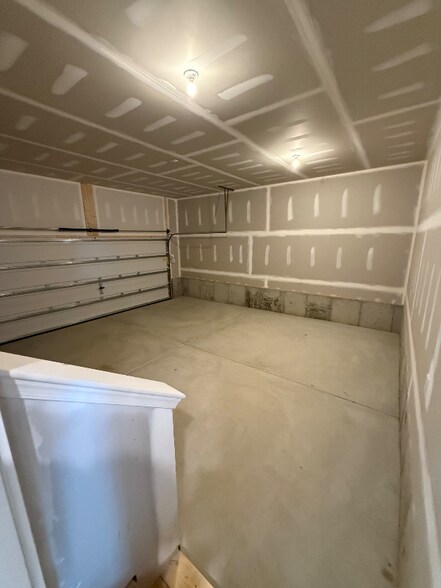 Building Photo - 212 Daytona Rd