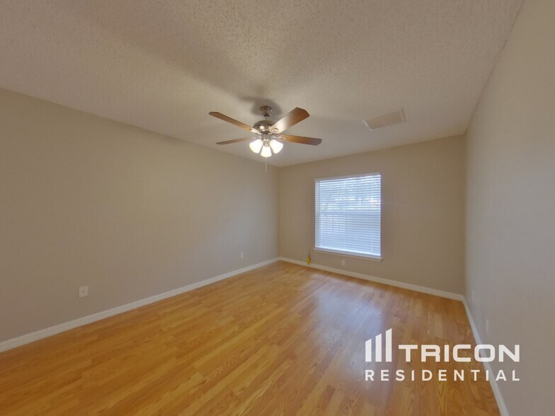 Building Photo - 335 Heritage Estates Ln