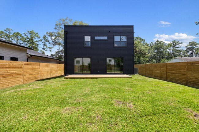 Building Photo - 1420 Primrose St