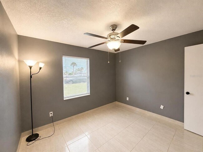 Building Photo - 43 Las Palmas Way