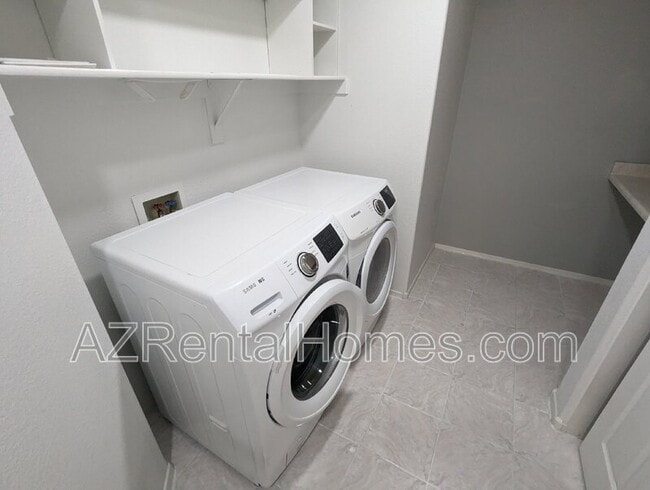 Building Photo - 10247 N 12th Pl