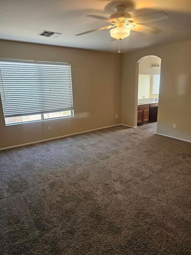 Building Photo - 586 W Cobblestone Ct