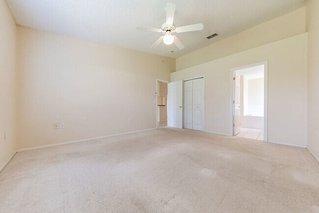 Building Photo - 517 Terranova Cir