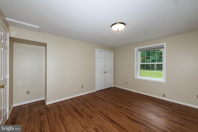 Building Photo - 17 Peach Leaf Ct