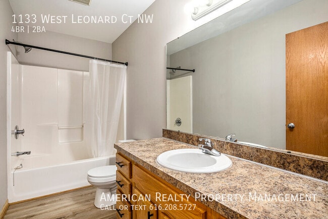 Building Photo - 1133 W Leonard Ct