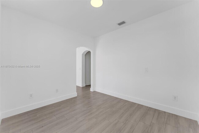 Building Photo - 3907 SW 155th Ave