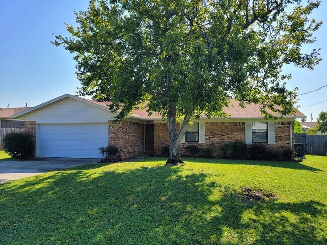Primary Photo - Callaway 3 bedroom 2 bath home with 2 car ...