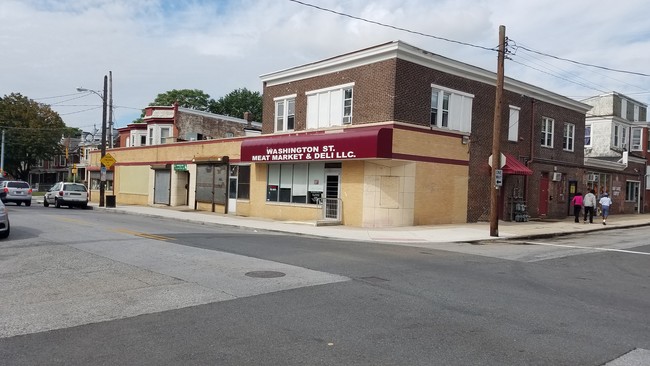 Building Photo - 2215 N Washington St